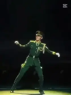 中国軍隊ダンス