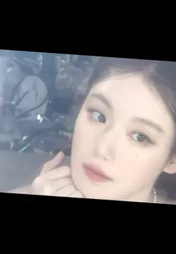 看看這權威的臉