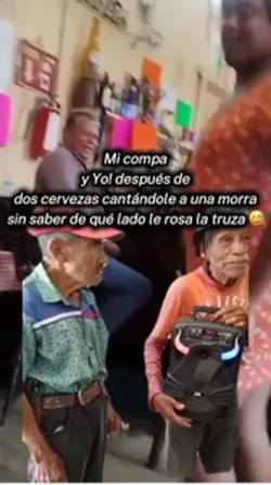 Cantándole a una chi