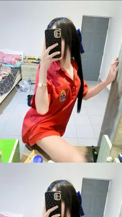 เสื้อแดงว่าเเรง