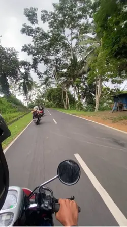 cerita kita tak jauh