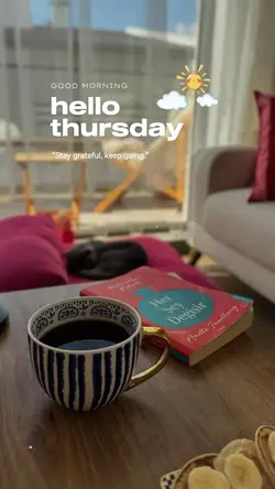 Hello Thursday 🤍