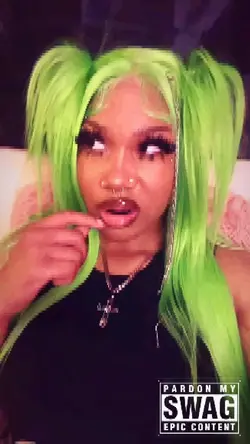 pardon my swag👩‍🎤