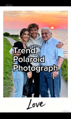 Polaroid trend photo