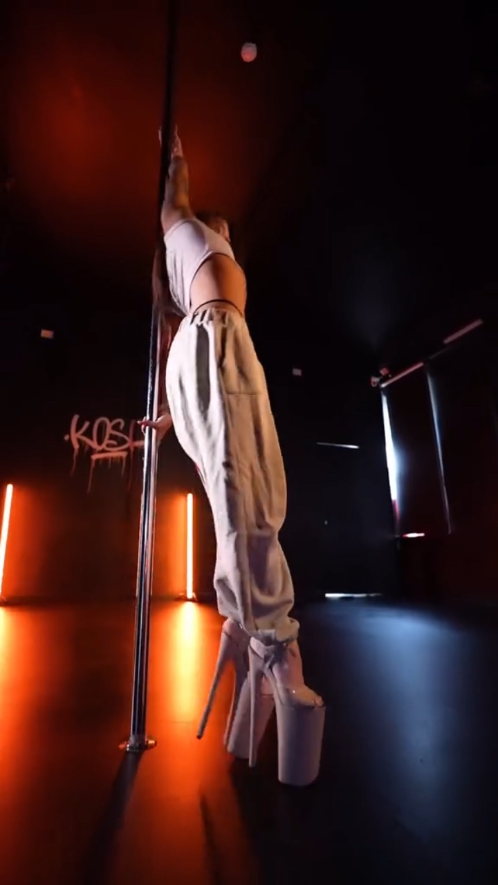 Pole dance