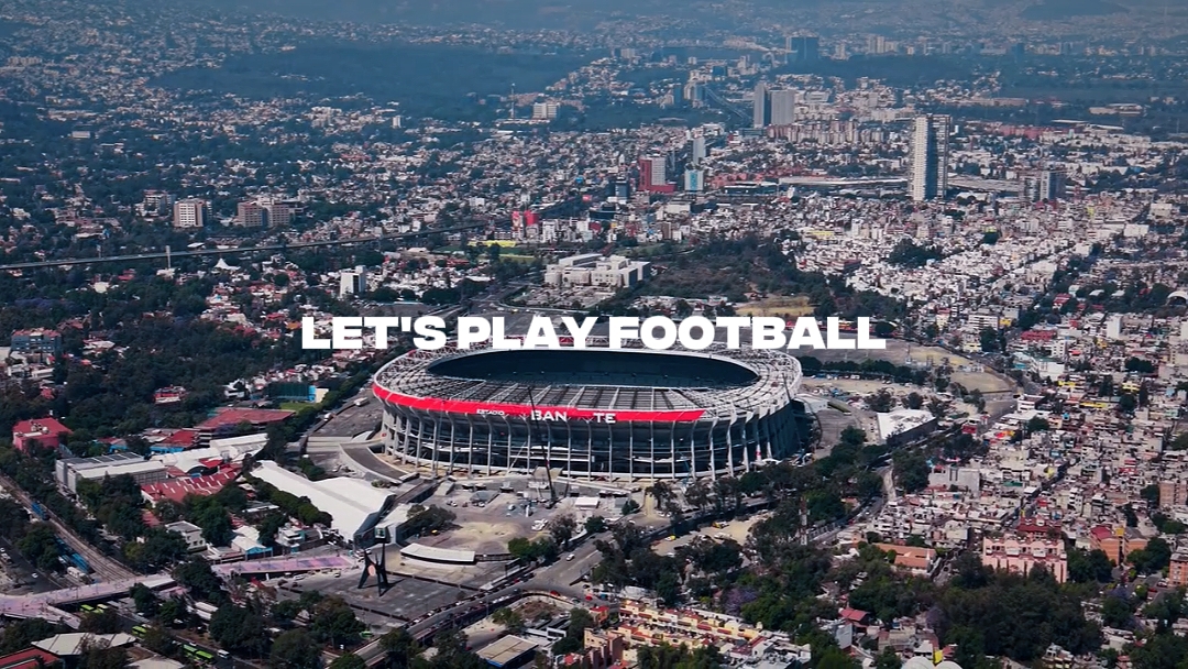 LET'S PLAU FOOTBALL