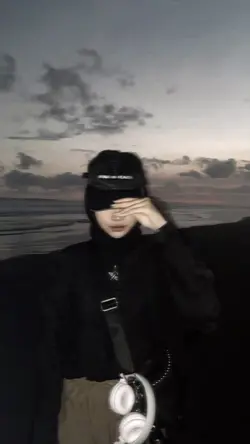 Dark blur