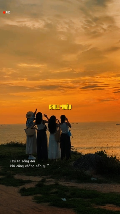 Hai ta sống đôi khi