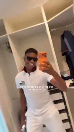 NA FRENTE DO ESPELHO