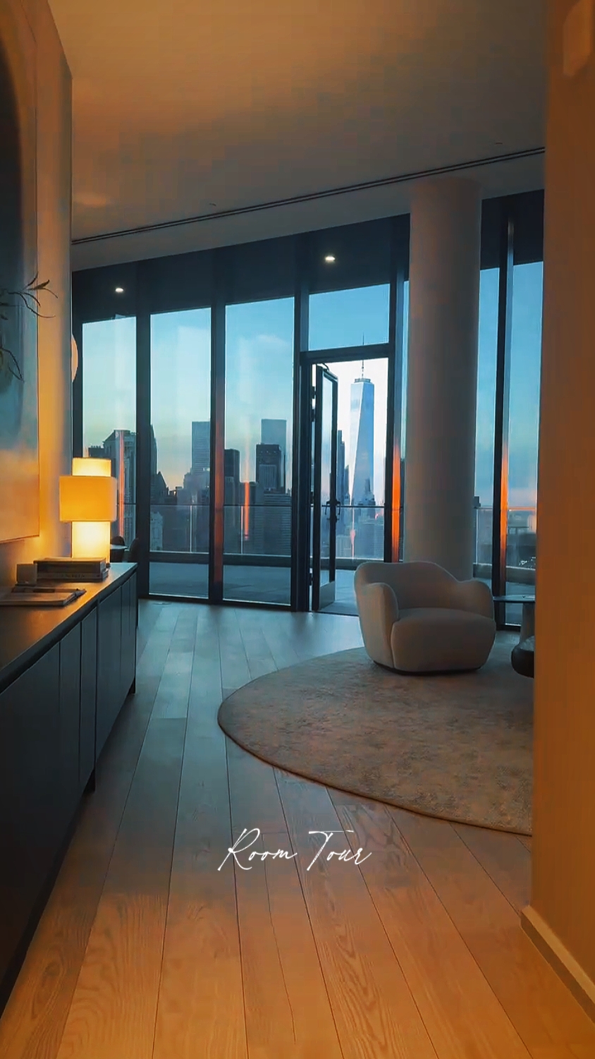 ROOM TOUR