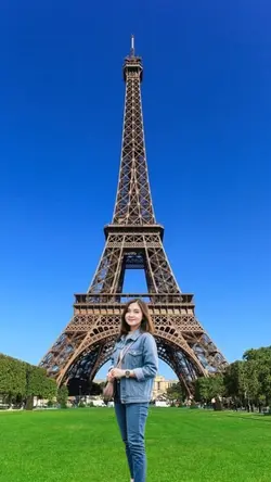 menara Eiffel paris