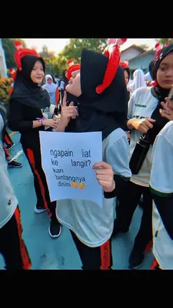 NGAPAIN LIAT KELANGI