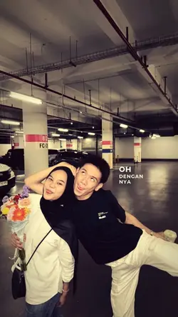 oh dengannya dgn dia