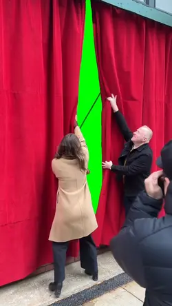 curtain green screen