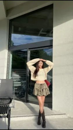 2 pics TV42622101853