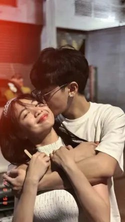 แค่มีเธอไปเดินเตะคลื