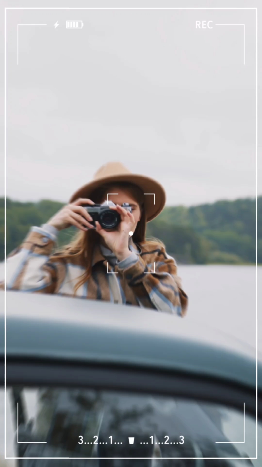 Kleidung Produktanzeige in Kamera UI Frame TikTok Style
