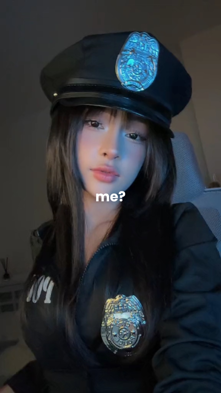 J está de pie
