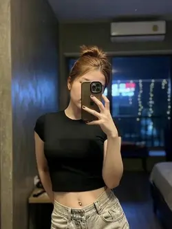 មីរ័រ Glitch: Outfit Reveal