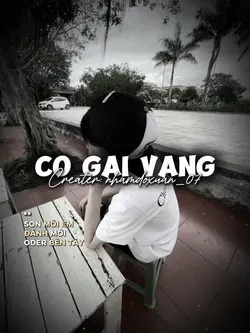 Cô gái vàng