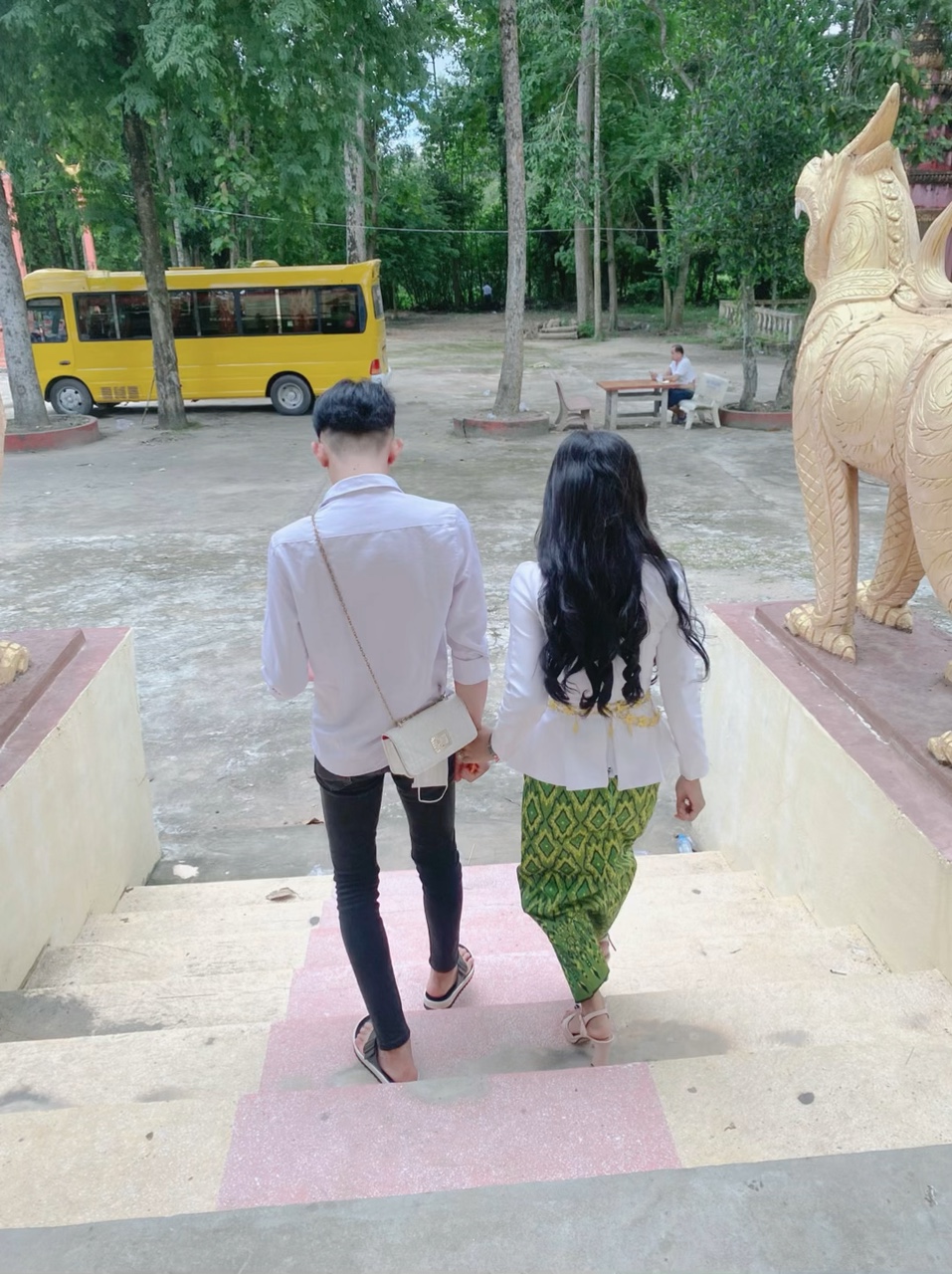 ផ្សងជួបបងគ្រប់ៗជាតិ