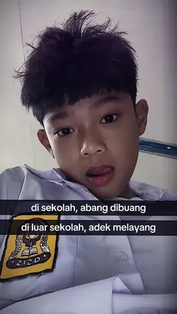 Di sekolah abang di