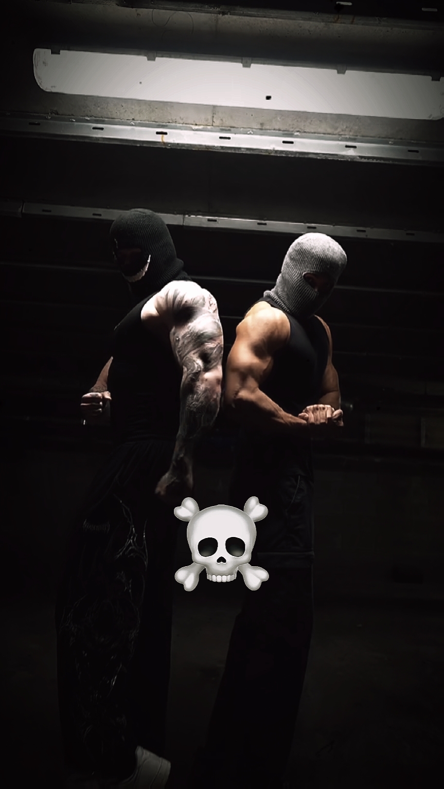Cara de caveira de academia