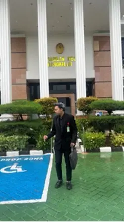 MAHASISWA HUKUM