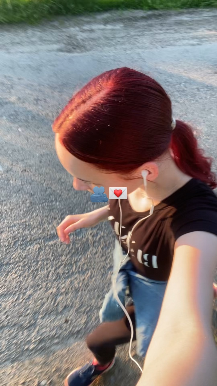 🚶🏻‍♀️🚶🏻‍♀️