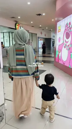 Play with aunty