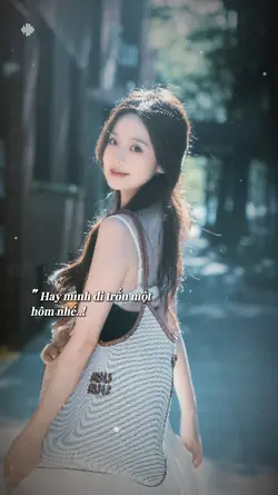 Hay mình đi trốn một
