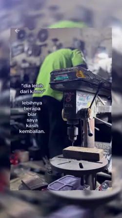 dia lebih dari kamu