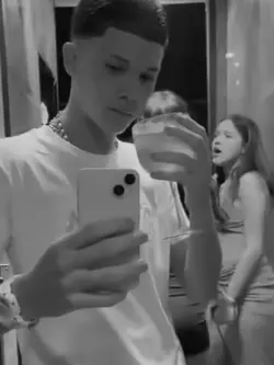 vão caçar trabalho