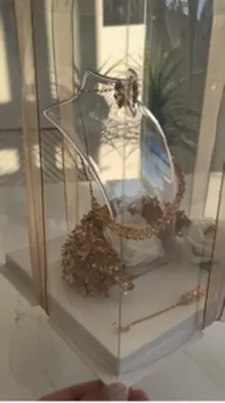 Clear box