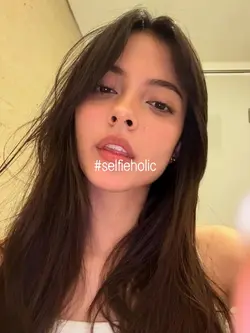 selfieholic 