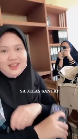 YA JELAS SANTRI 