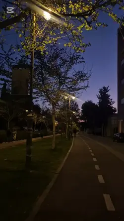 Tanışmamış Gibi...