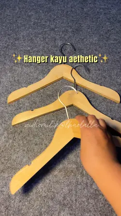 Review hanger