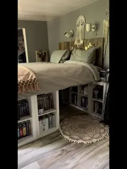 shes taking pictures