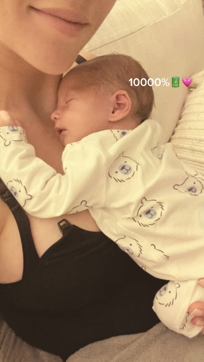 Baby at momy
