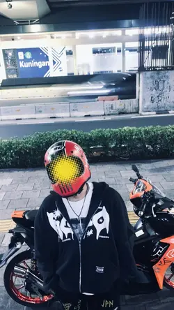 yellow sticker trend