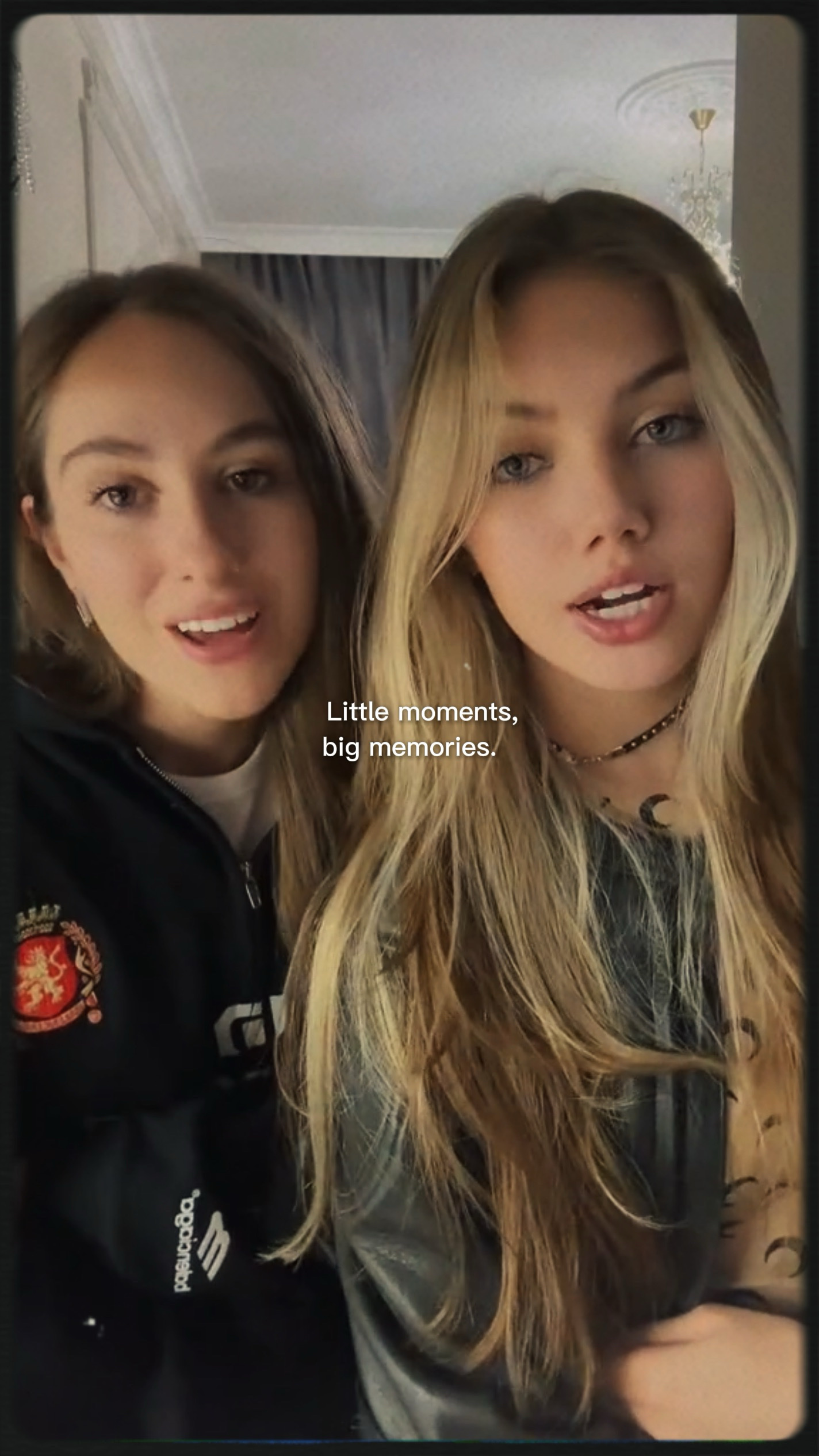     Little moments, 