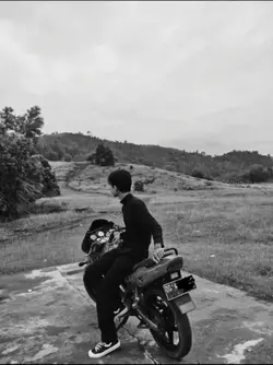 confident Justin Bie