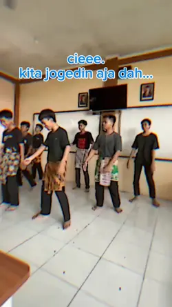 Ujian semester
