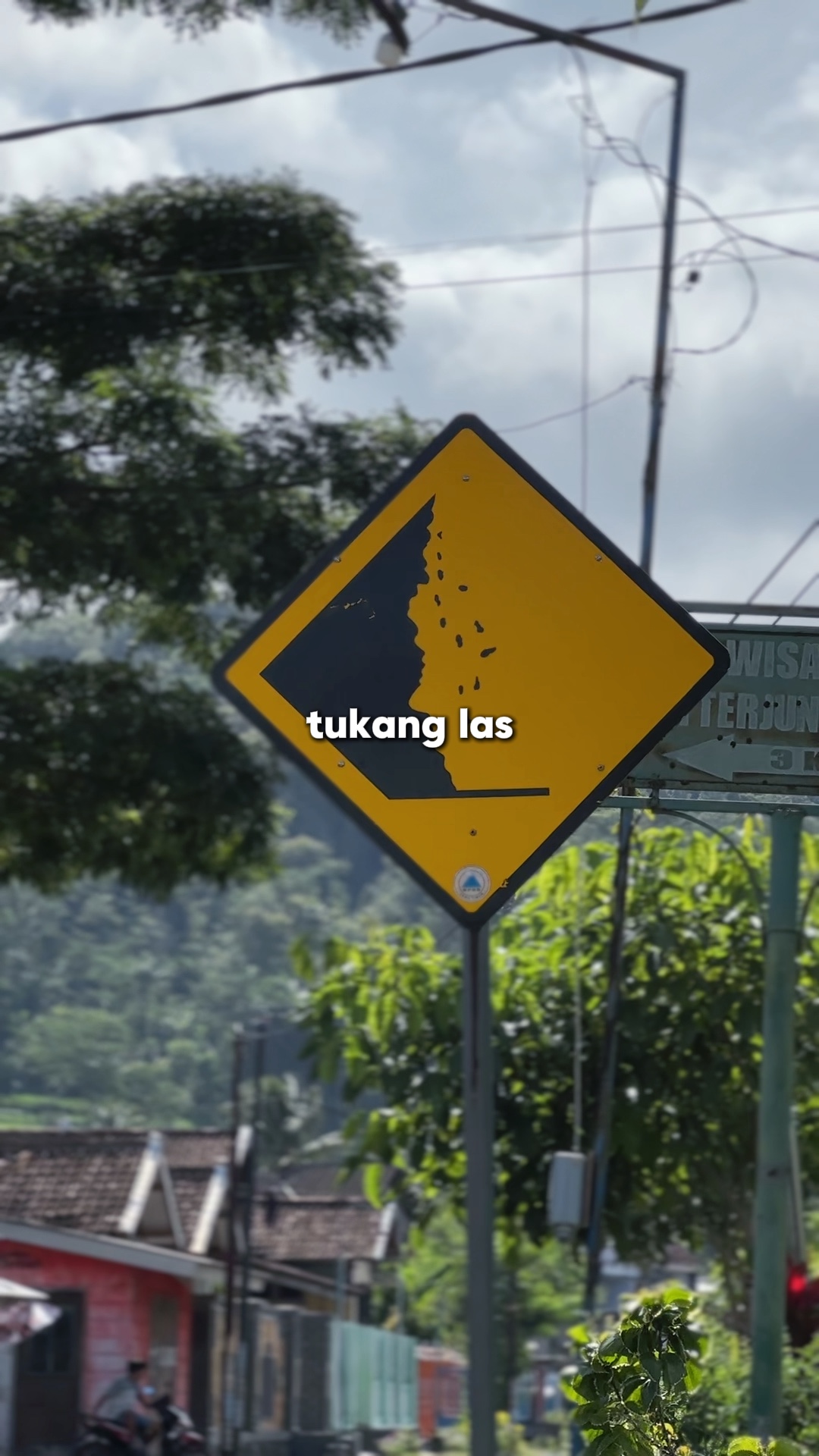 Kamu kerjanya apa??