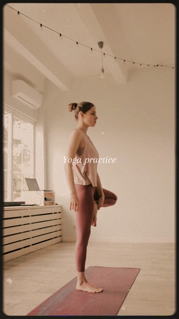 64 / 4 práctica de yoga