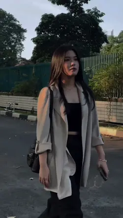 Dasi dan Gincu