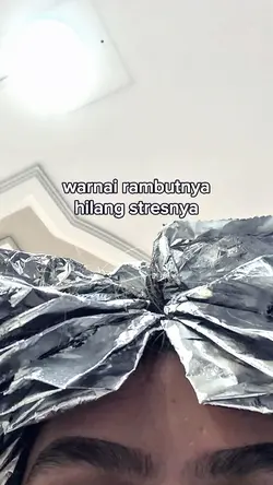 warnai rambutnya