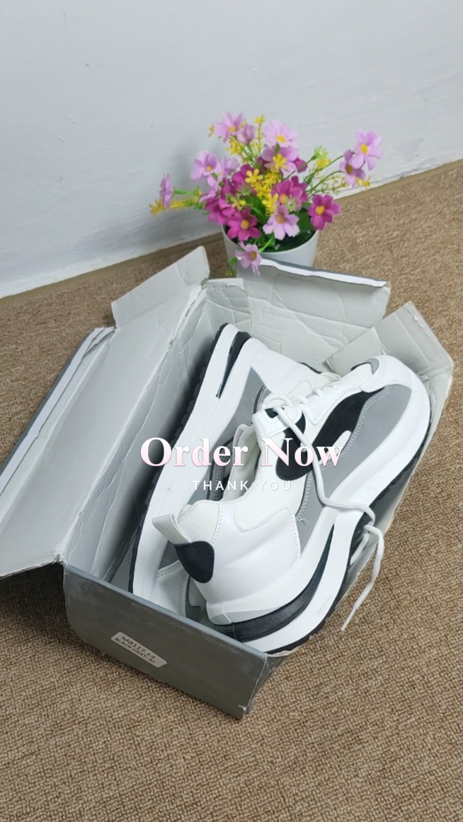 Sepatu Waktu Unboxing