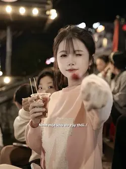 Nhìn mặt khó ưa zậy